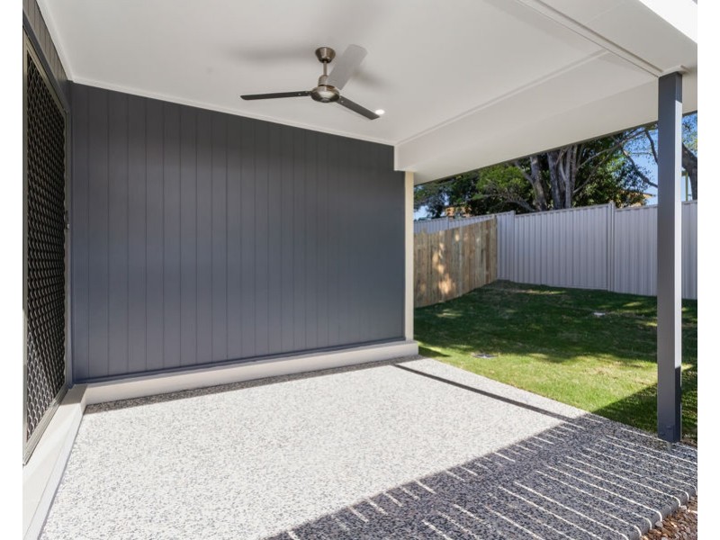 2/301 Whitehill Rd, Flinders View QLD 4305