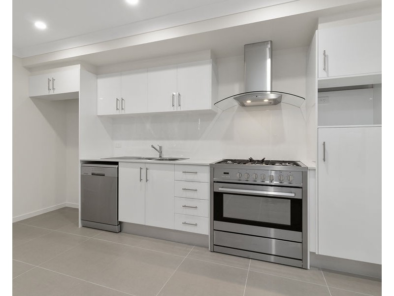 1/301 Whitehill Rd, Flinders View QLD 4305