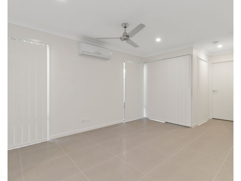 1/301 Whitehill Rd, Flinders View QLD 4305