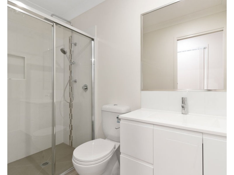 1/301 Whitehill Rd, Flinders View QLD 4305