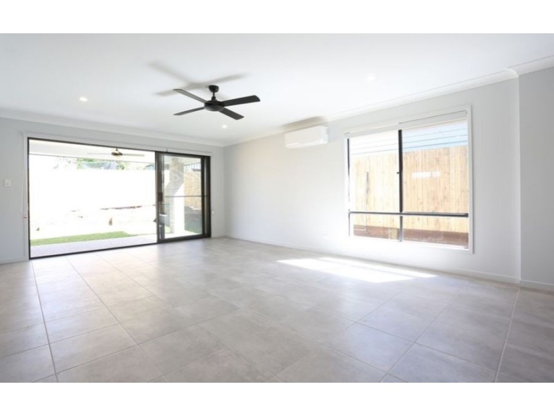25 Crown St, Silkstone QLD 4304