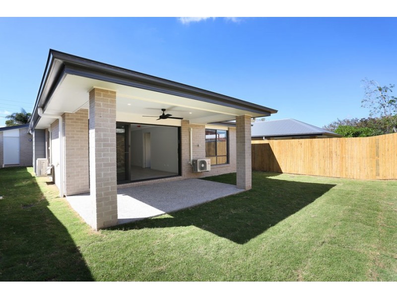 25 Crown St, Silkstone QLD 4304