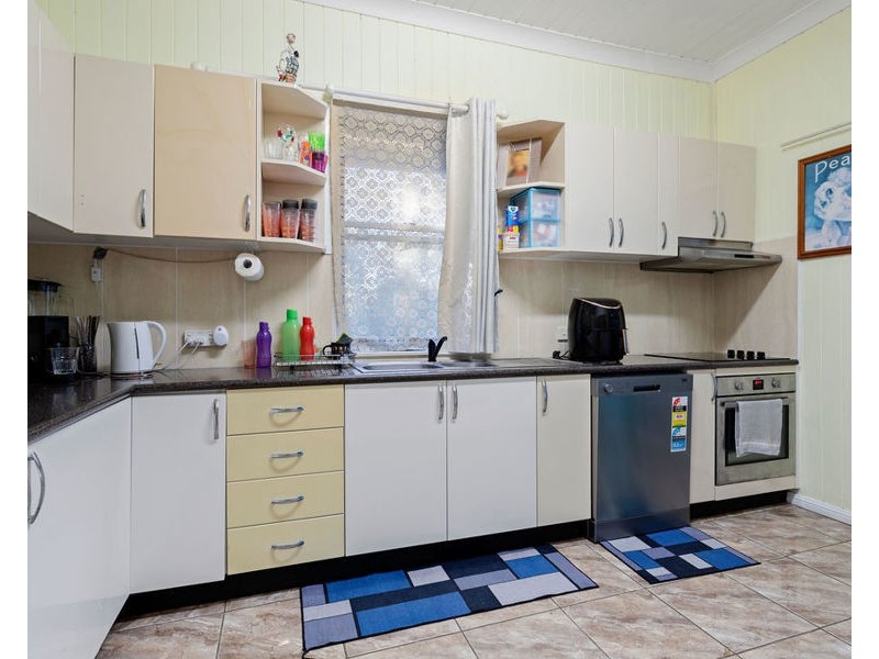 87 Downs Street, North Ipswich QLD 4305