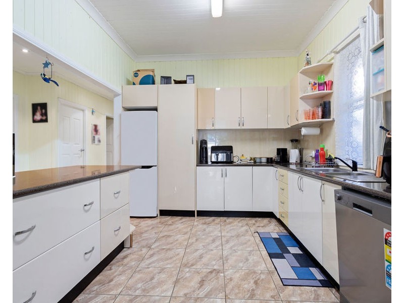 87 Downs Street, North Ipswich QLD 4305