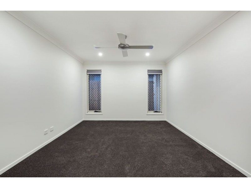 11 Kalbarri Lane, South Ripley QLD 4306