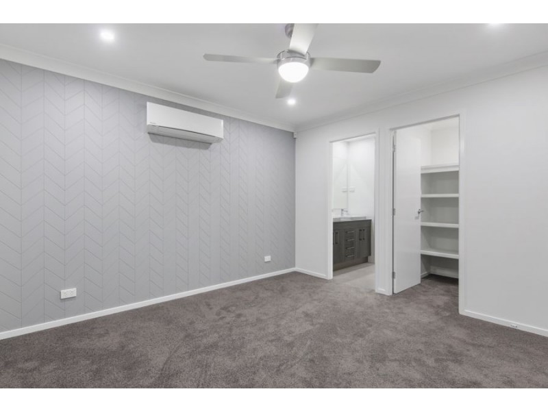 11 Kalbarri Lane, South Ripley QLD 4306