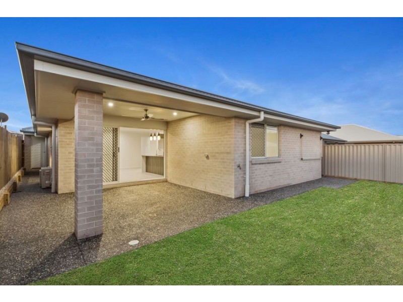 11 Kalbarri Lane, South Ripley QLD 4306