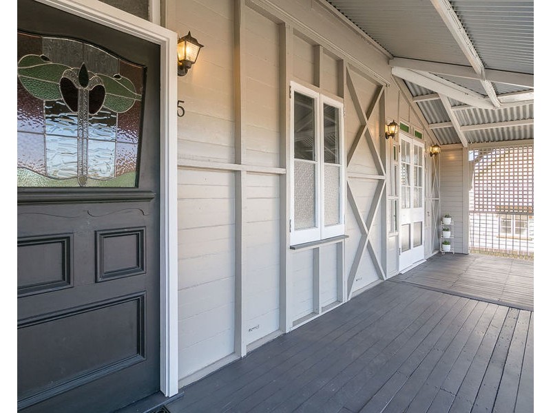 5 Northcote Street, East Ipswich QLD 4305