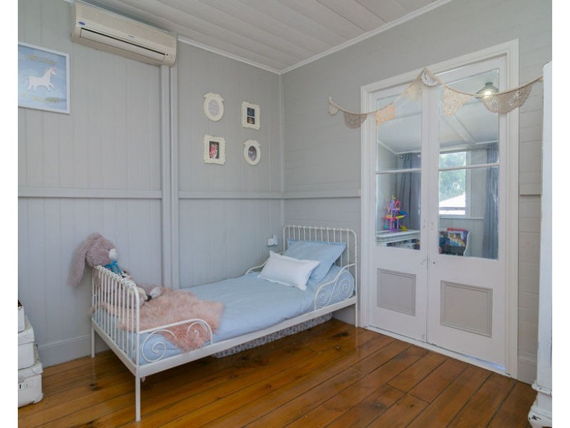 5 Northcote Street, East Ipswich QLD 4305