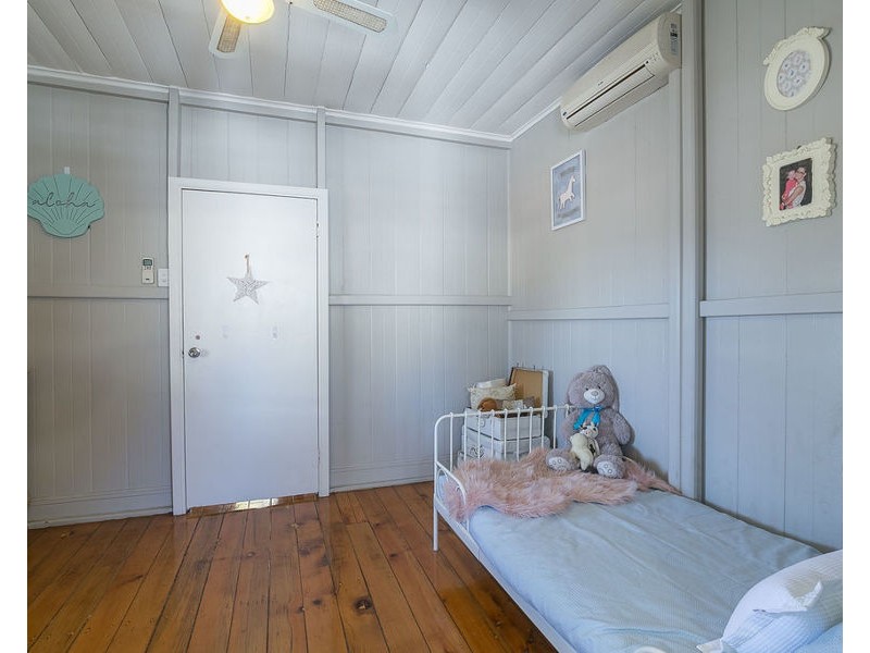 5 Northcote Street, East Ipswich QLD 4305