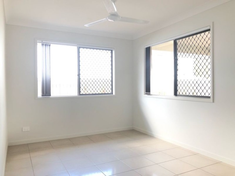 15 Lark Place, Redbank Plains QLD 4301