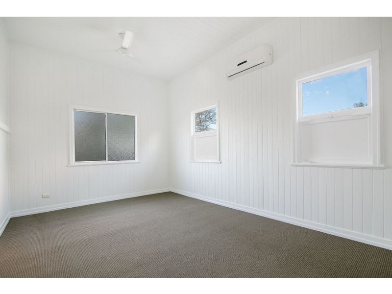 9 Edward St, One Mile QLD 4305