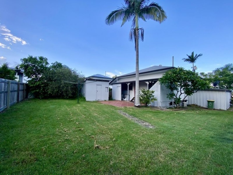 9 Edward St, One Mile QLD 4305