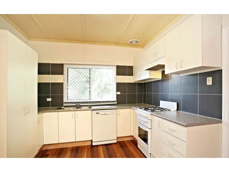 13A Thompson St, Silkstone QLD 4304