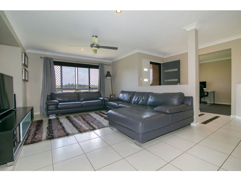 6 Homestead Place, Brassall QLD 4305