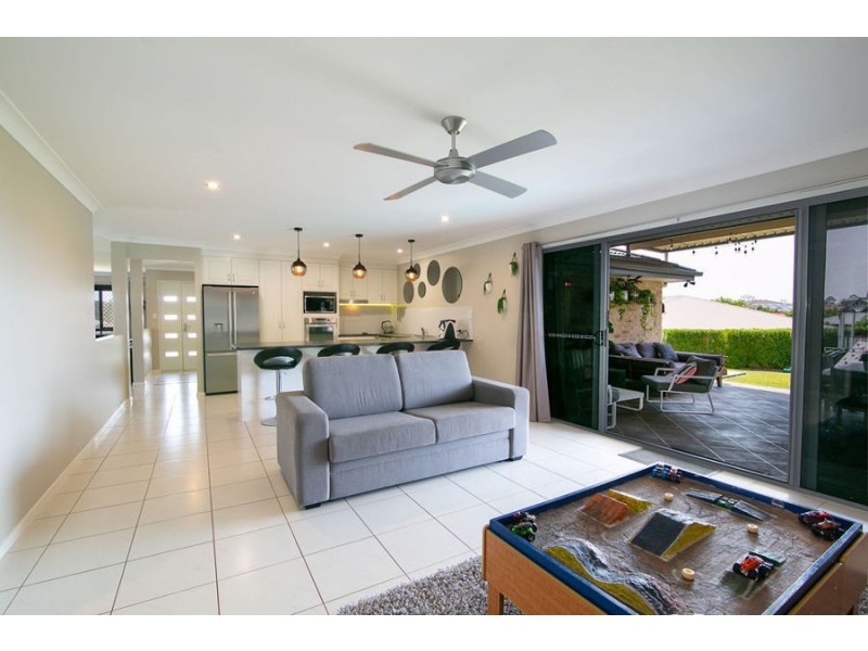 6 Homestead Place, Brassall QLD 4305