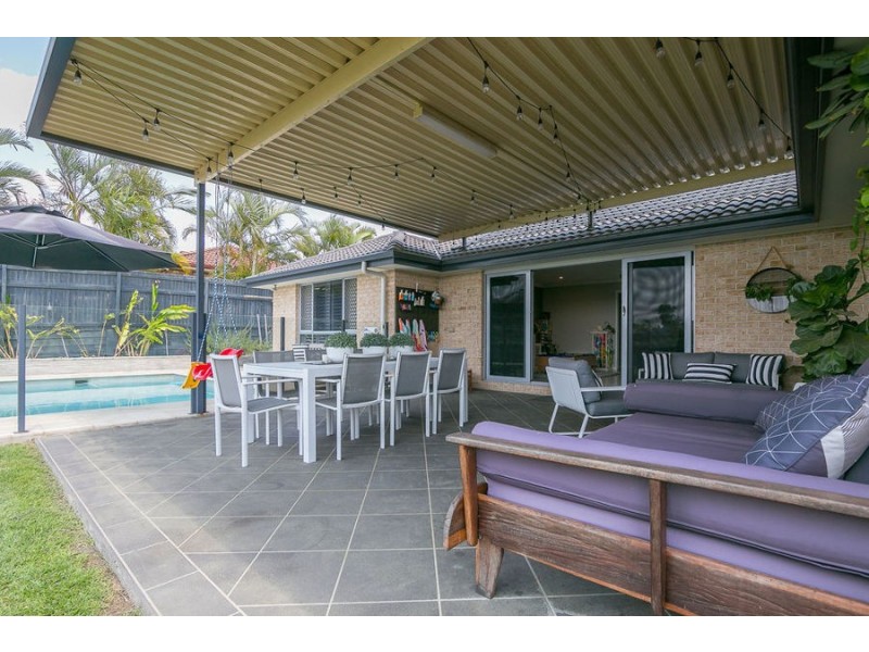 6 Homestead Place, Brassall QLD 4305