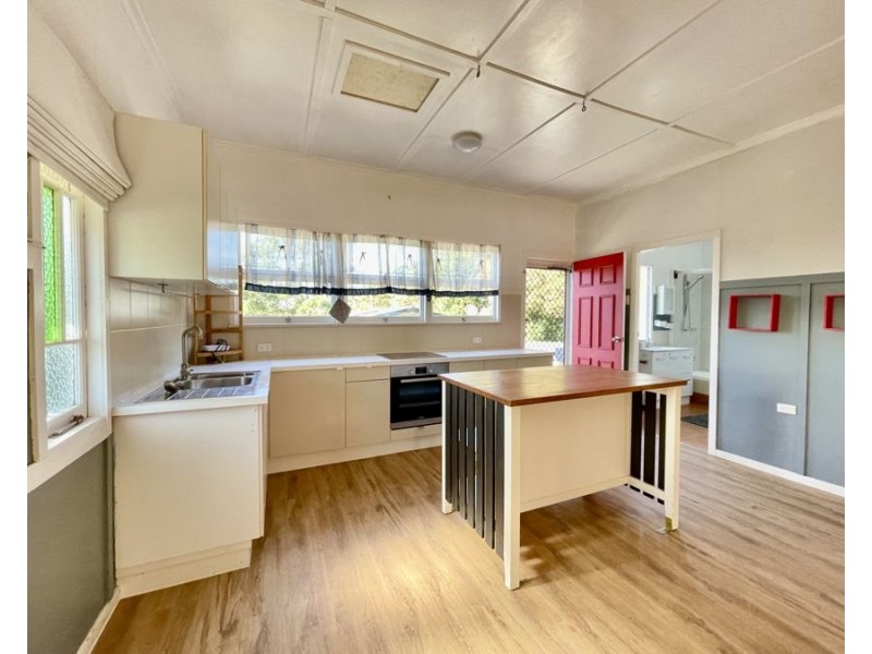 43 Holdsworth Rd, North Ipswich QLD 4305