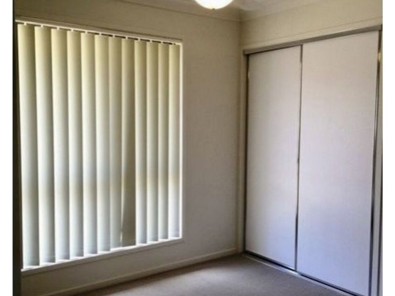 1/4 Harmony Way, Brassall QLD 4305