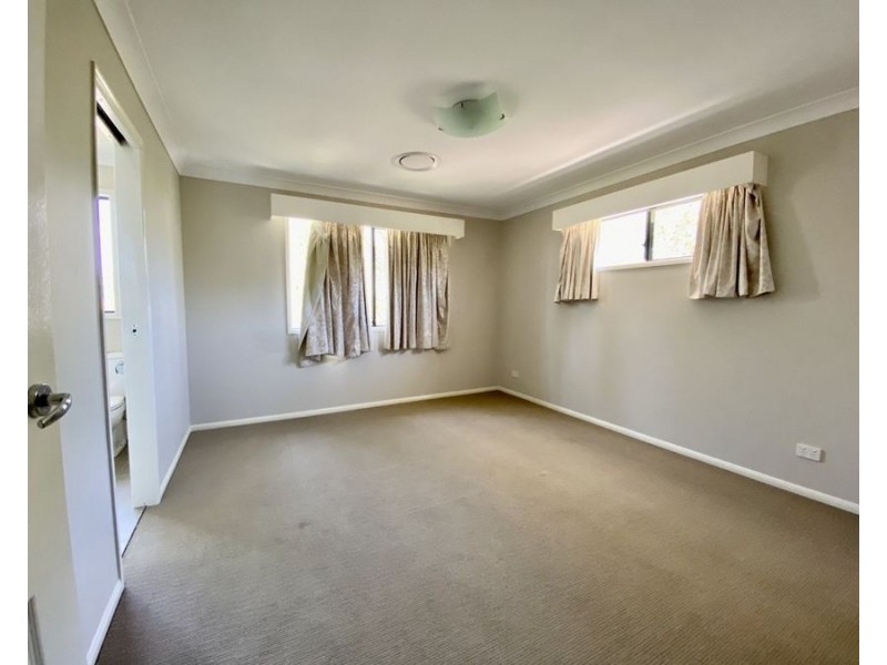 10 Syntax St, Sadliers Crossing QLD 4305