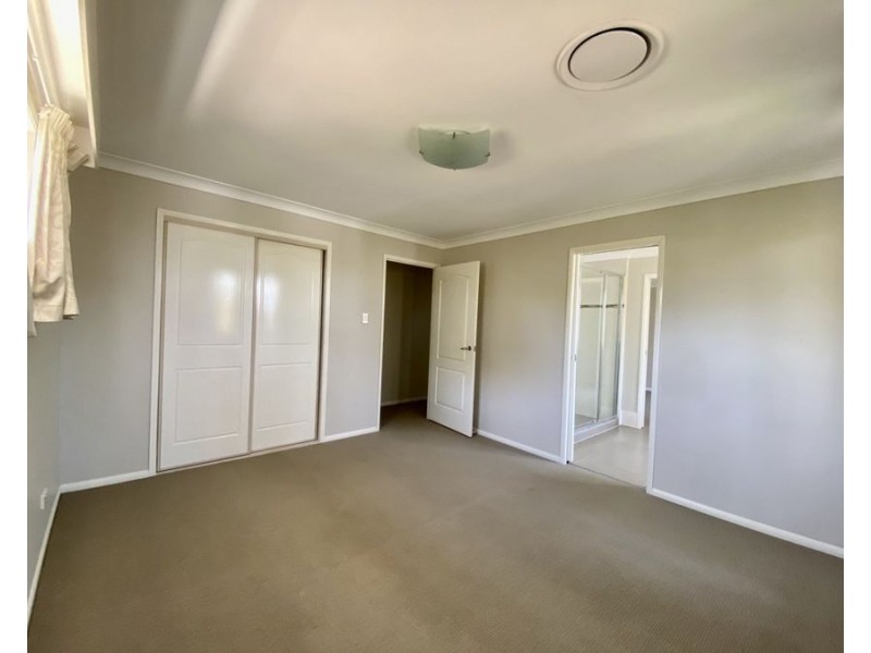 10 Syntax St, Sadliers Crossing QLD 4305
