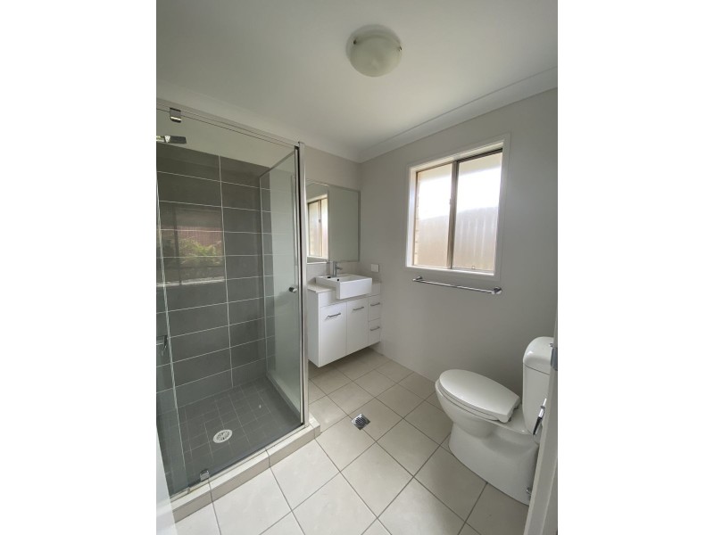 1/3 Edward Street, One Mile QLD 4305