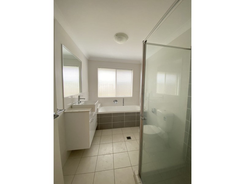 1/3 Edward Street, One Mile QLD 4305