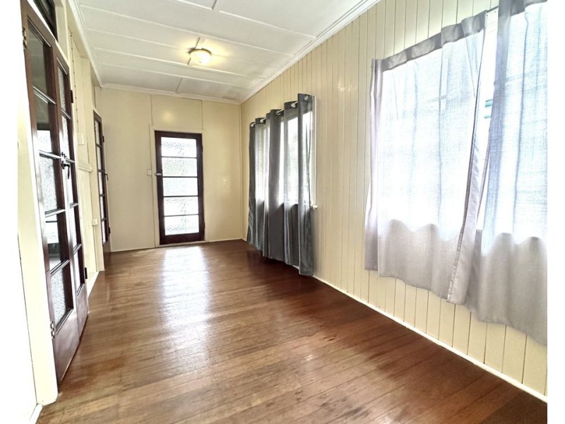 10 Wall Street, Bundamba QLD 4304