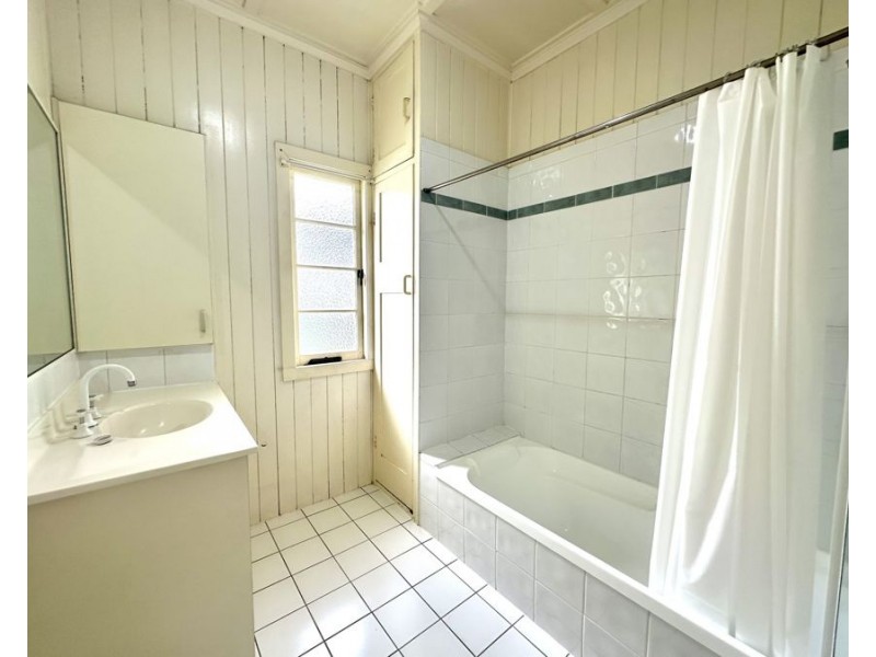 10 Wall Street, Bundamba QLD 4304