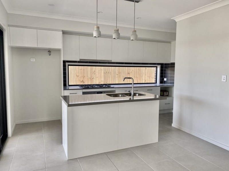 64 Watheroo Street, South Ripley QLD 4306