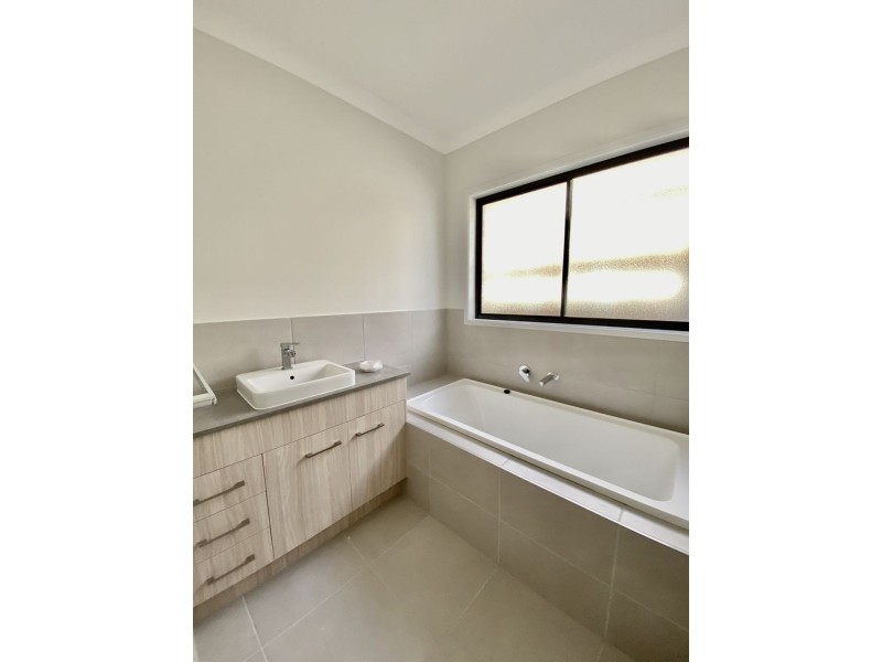 64 Watheroo Street, South Ripley QLD 4306