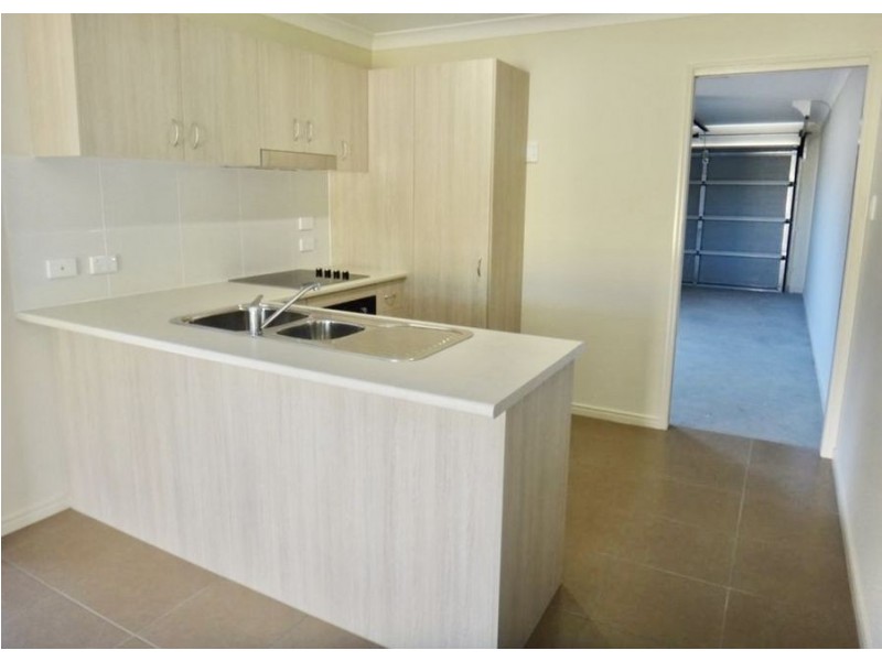 2/18 Surprize Ave, Brassall QLD 4305