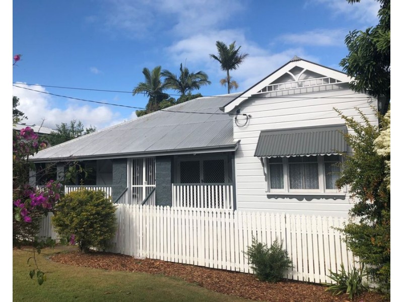 8 McLean St, North Ipswich QLD 4305