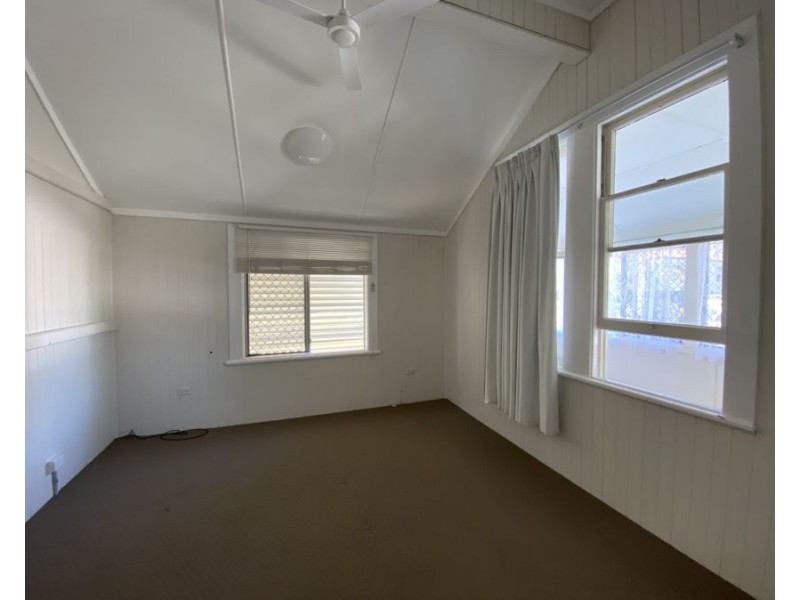 16 Railway St, East Ipswich QLD 4305
