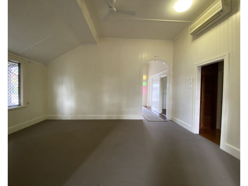 16 Railway St, East Ipswich QLD 4305