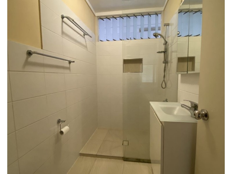 16 Railway St, East Ipswich QLD 4305
