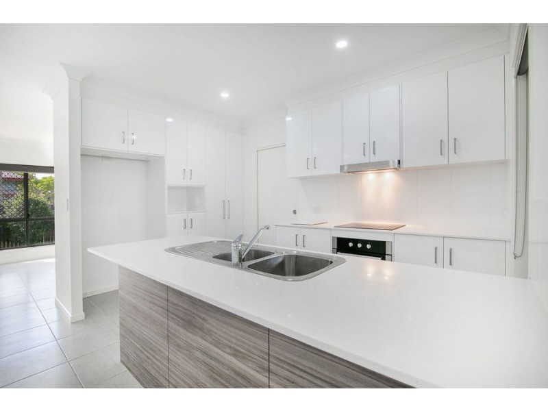 9A Edward St, One Mile QLD 4305