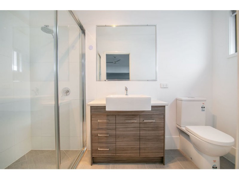 9A Edward St, One Mile QLD 4305