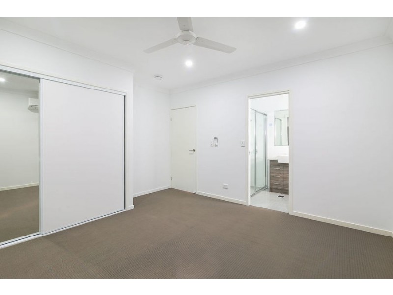 9A Edward St, One Mile QLD 4305