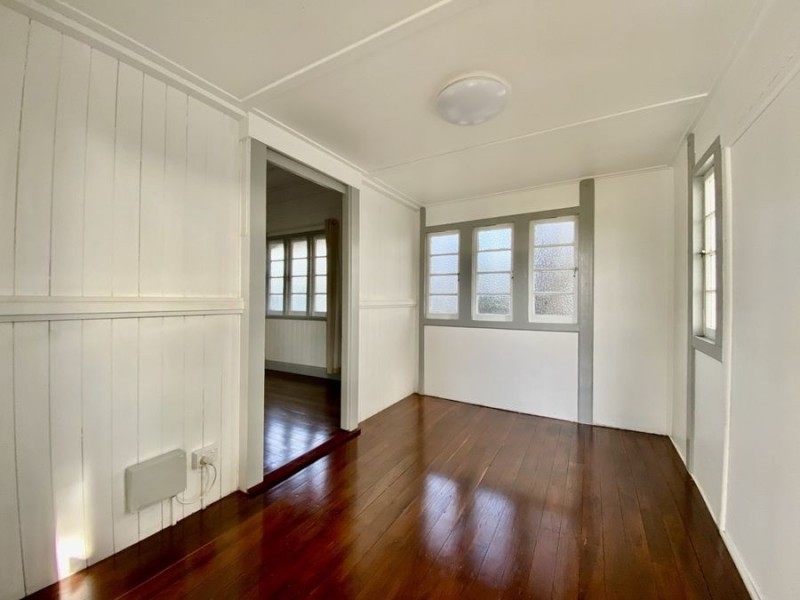16 Hooper St, West Ipswich QLD 4305