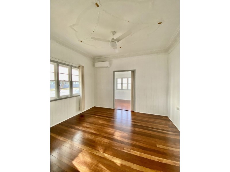16 Hooper St, West Ipswich QLD 4305