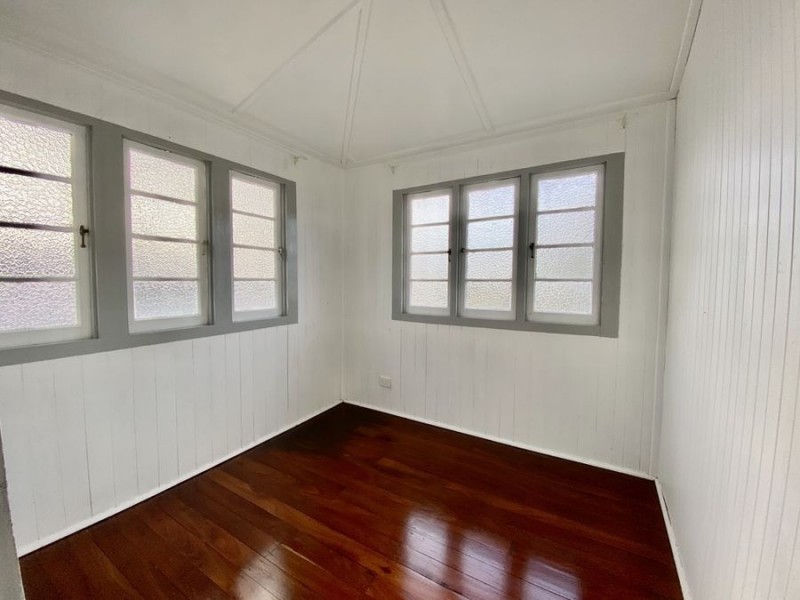 16 Hooper St, West Ipswich QLD 4305