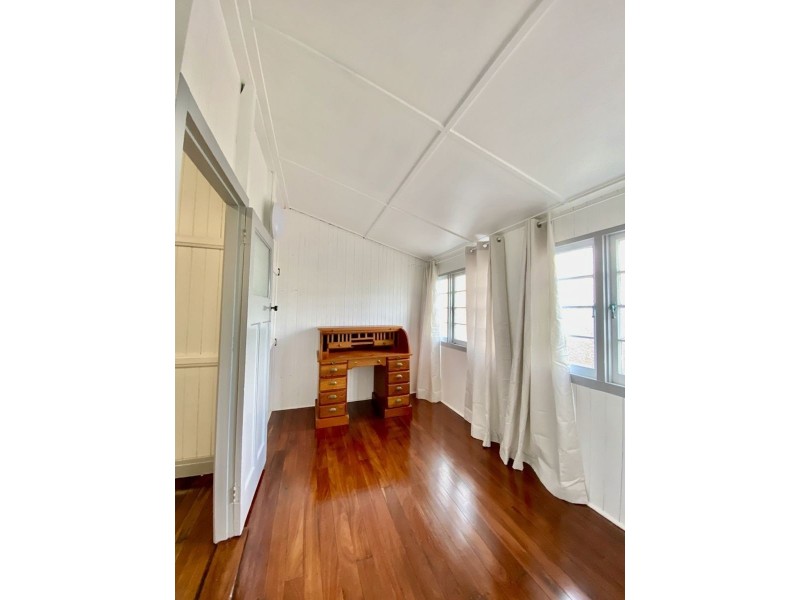 16 Hooper St, West Ipswich QLD 4305