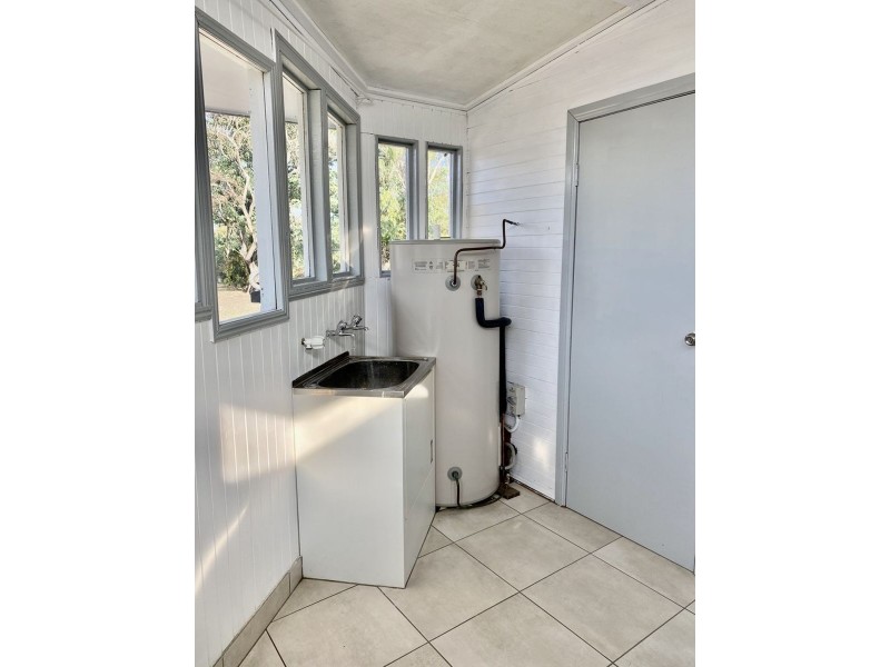 16 Hooper St, West Ipswich QLD 4305