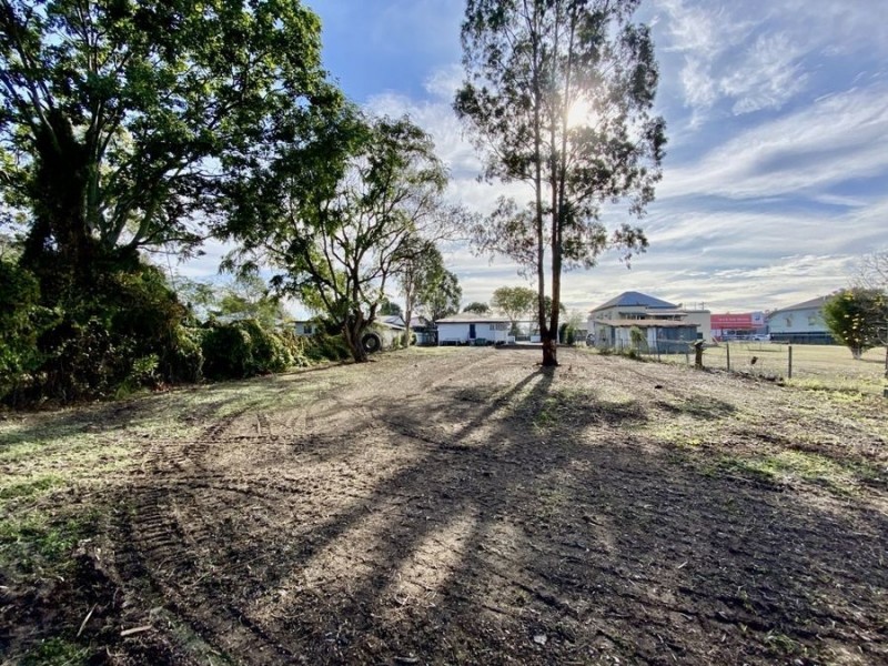16 Hooper St, West Ipswich QLD 4305
