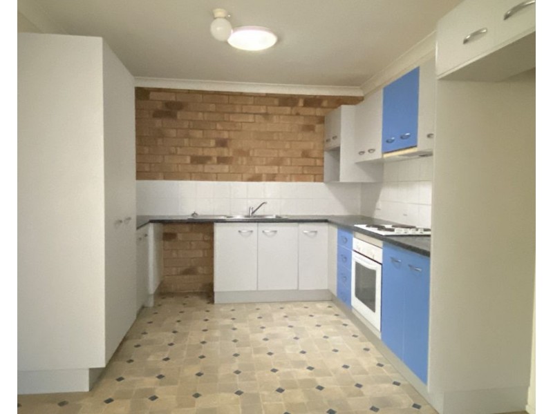 1/17 Spencer St, Churchill QLD 4305