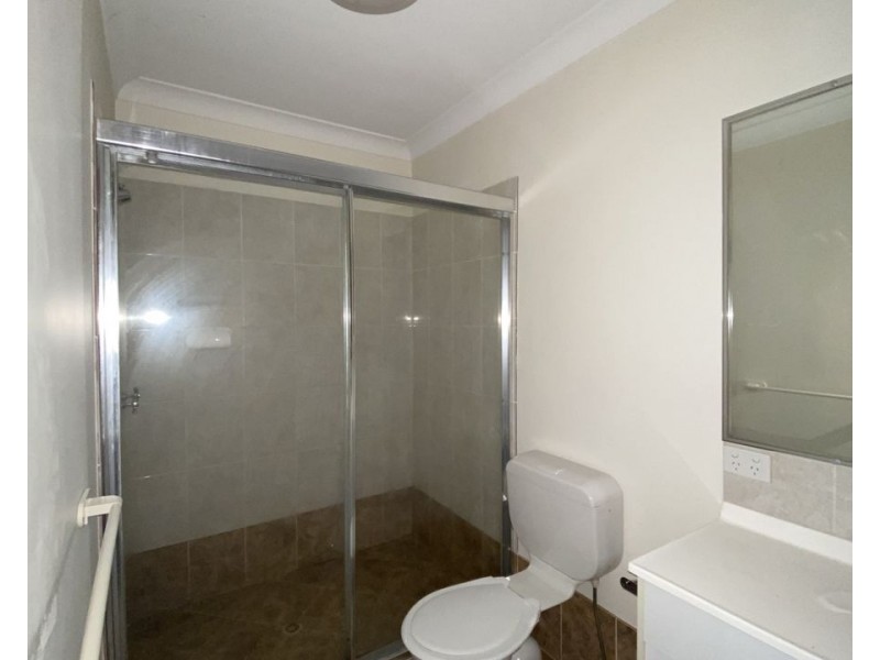 1/17 Spencer St, Churchill QLD 4305