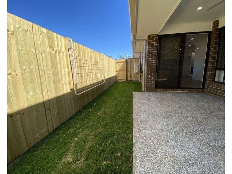 2/17 Dawson Place, Brassall QLD 4305