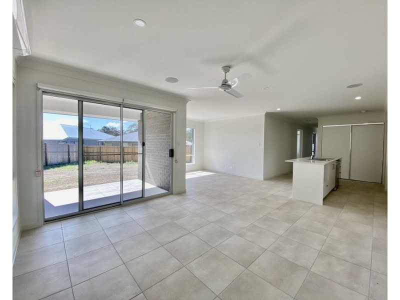 3 Ward St, Flinders View QLD 4305