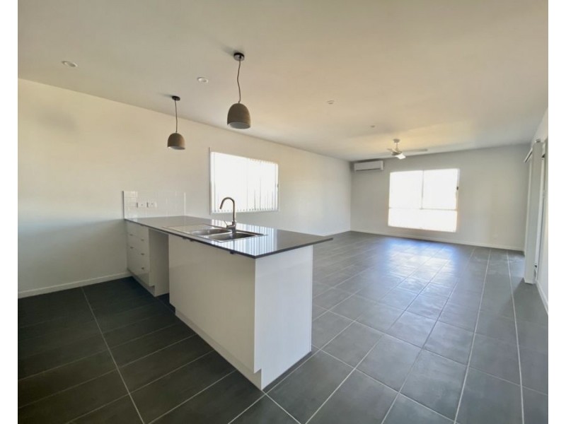 35 Blackberry Way, Ripley QLD 4306